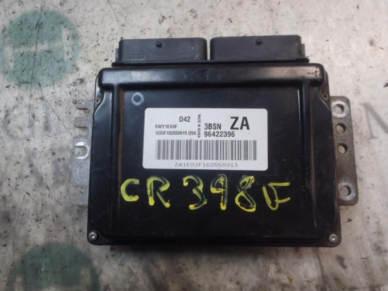 Recambio de centralita motor uce para chevrolet nubira berlina se referencia OEM IAM 96422396 96422396 5WY1E03F