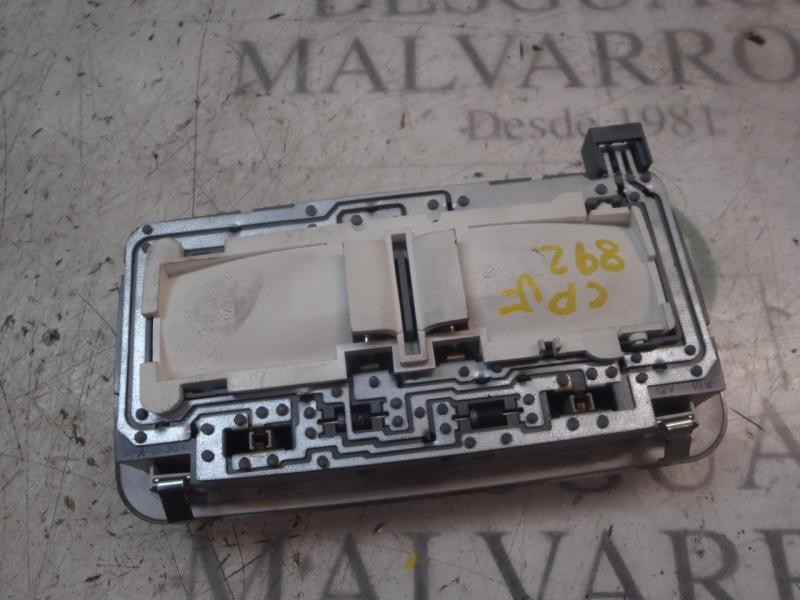 Recambio de piloto interior para fiat bravo (198) 1.9 dynamic multijet referencia OEM IAM 735507762  