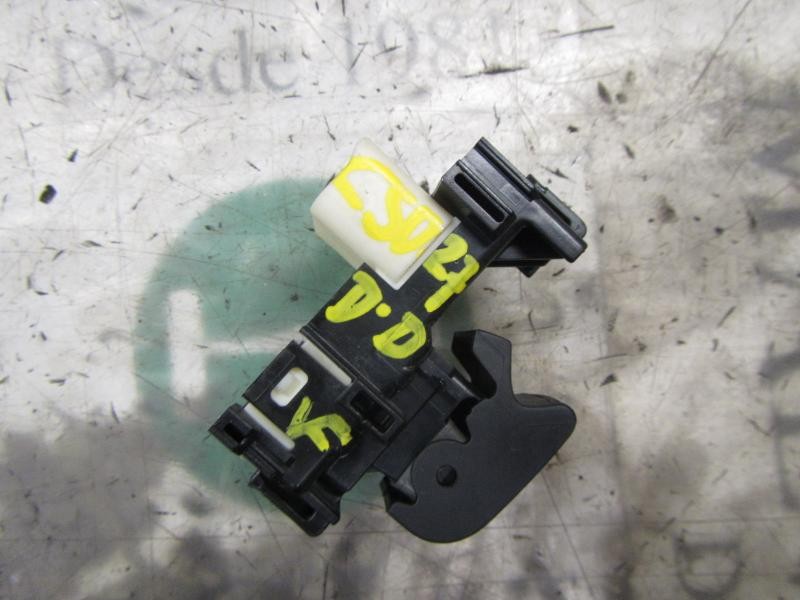 Recambio de mando elevalunas delantero derecho para toyota yaris (ksp9/scp9/nlp9) sol referencia OEM IAM 848100D030  