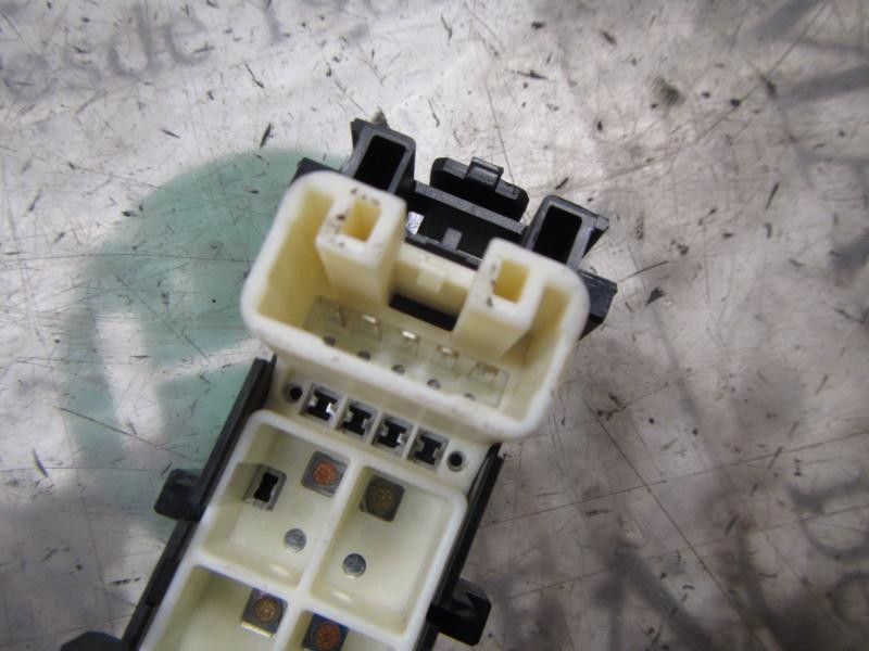 Recambio de mando elevalunas delantero derecho para toyota yaris (ksp9/scp9/nlp9) sol referencia OEM IAM 848100D030  