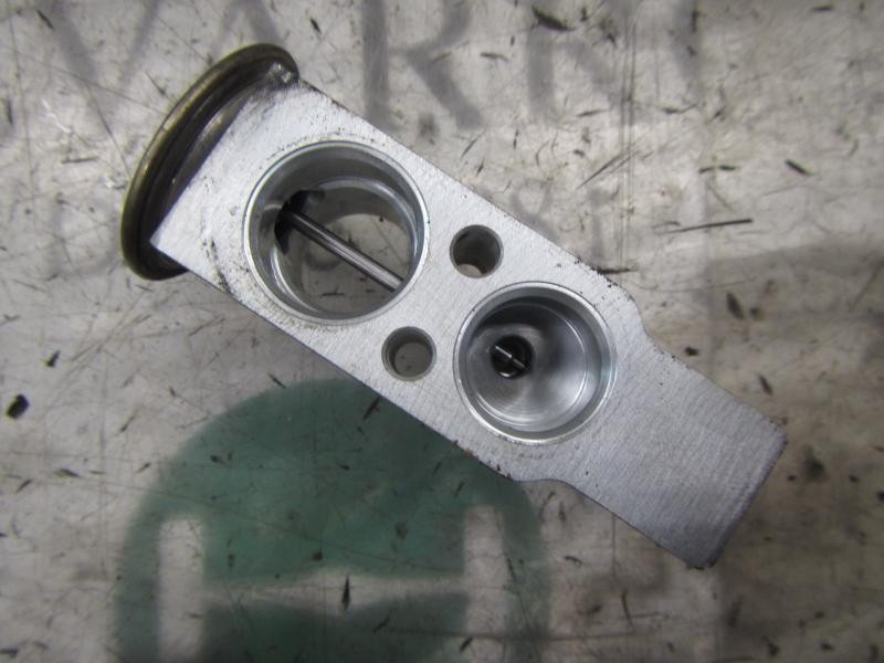 Recambio de valvula expansion para toyota yaris (ksp9/scp9/nlp9) sol referencia OEM IAM 8851526070  