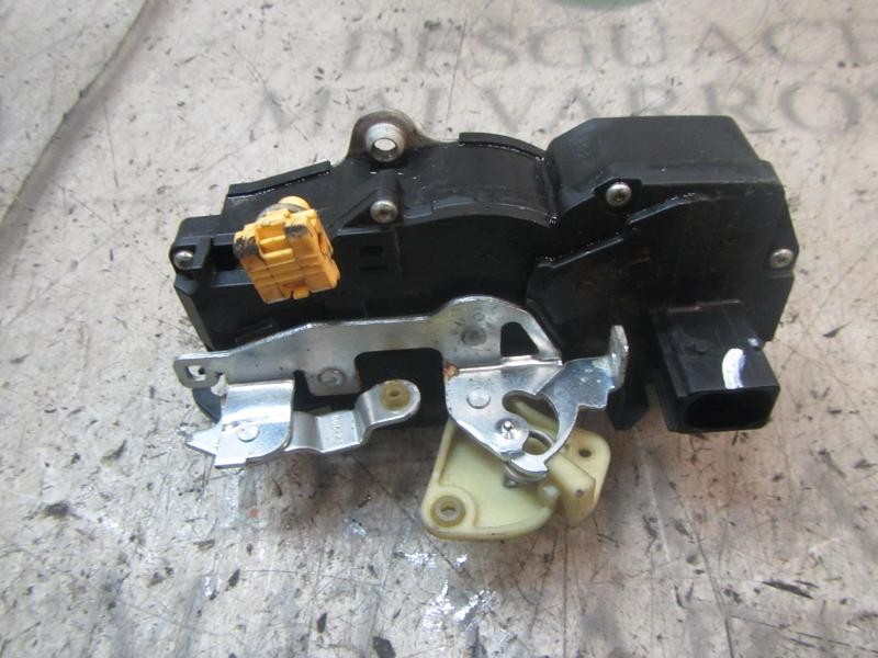 Recambio de cerradura puerta delantera derecha para cadillac srx v6 elegance referencia OEM IAM 25759728  