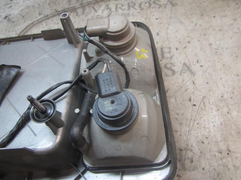 Recambio de piloto trasero central para cadillac srx v6 elegance referencia OEM IAM 15930602  