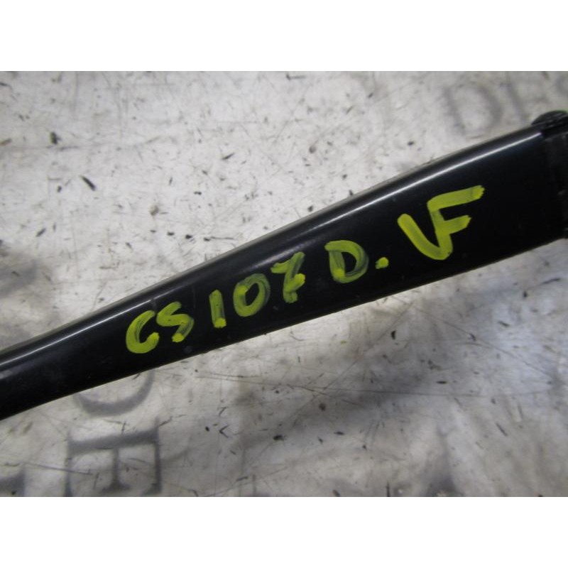 Recambio de brazo limpia delantero derecho para fiat linea (110) activa (110.0/111.0) referencia OEM IAM 51701423  