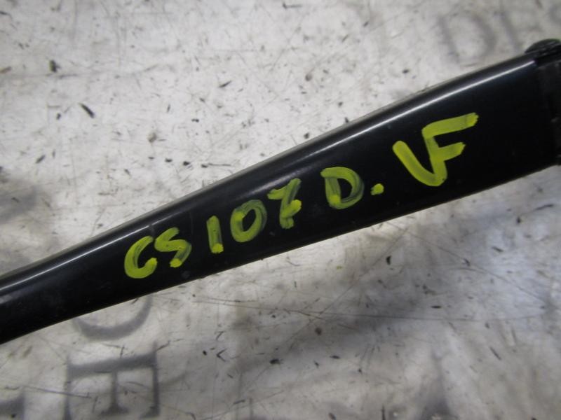 Recambio de brazo limpia delantero derecho para fiat linea (110) activa (110.0/111.0) referencia OEM IAM 51701423  