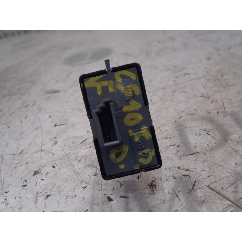 Recambio de mando elevalunas delantero derecho para fiat linea (110) activa (110.0/111.0) referencia OEM IAM 735442326  