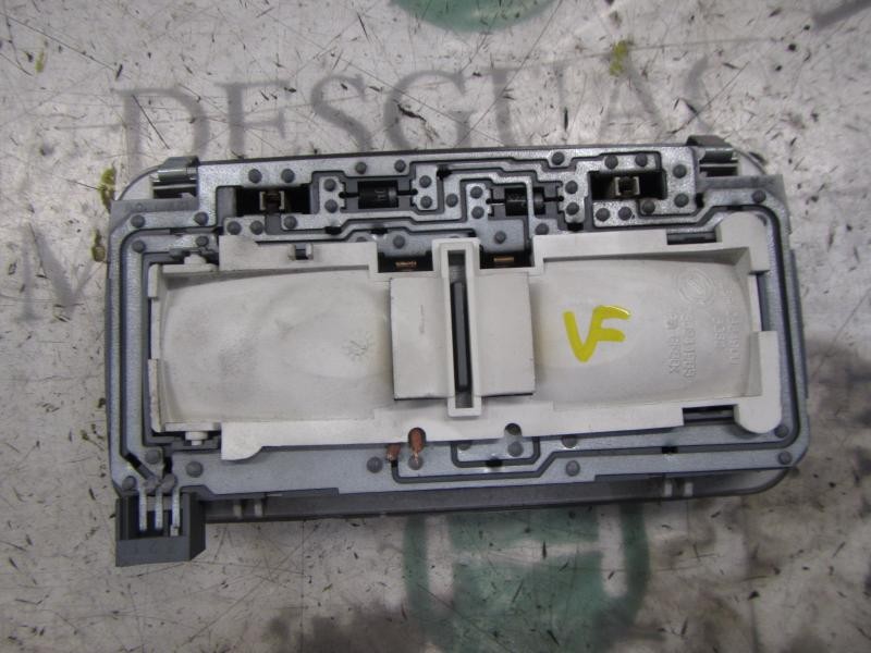 Recambio de piloto interior para fiat linea (110) activa (110.0/111.0) referencia OEM IAM 735448528  