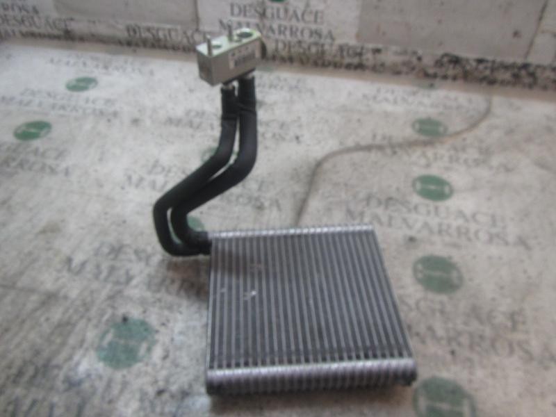 Recambio de evaporador aire acondicionado para ford fiesta (ccn) trend referencia OEM IAM 2109235  