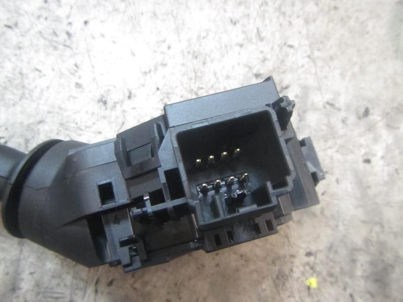 Recambio de mando intermitentes para ford fiesta (ccn) trend referencia OEM IAM 1682218 8AT13335AD 