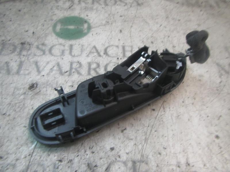 Recambio de maneta interior delantera derecha para ford fiesta (ccn) trend referencia OEM IAM 2146021  