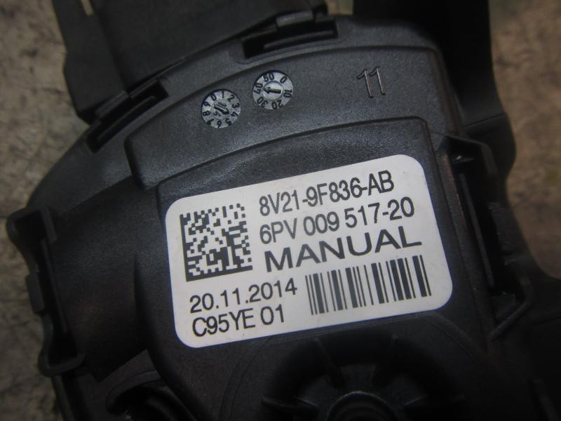 Recambio de potenciometro pedal para ford fiesta (ccn) trend referencia OEM IAM 2120072 8V219F836AB 