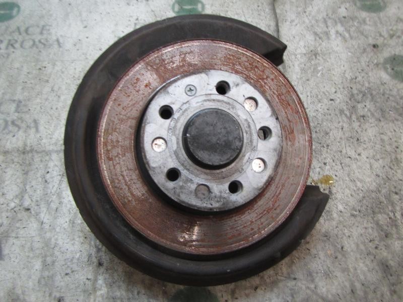 Recambio de mangueta trasera izquierda para volkswagen golf v berlina (1k1) sportline referencia OEM IAM   