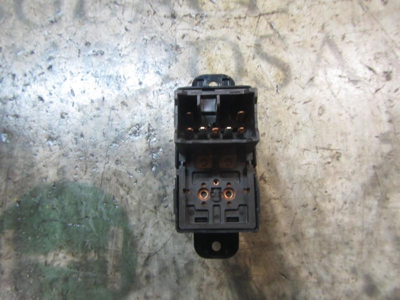 Recambio de mando elevalunas delantero derecho para hyundai i20 classic referencia OEM IAM 935801J000  