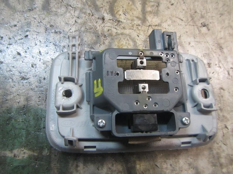 Recambio de piloto interior para hyundai i20 classic referencia OEM IAM 928501M000OM  