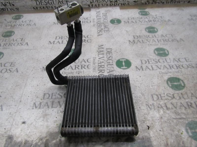 Recambio de evaporador aire acondicionado para ford fiesta (cb1) trend referencia OEM IAM 1666190  