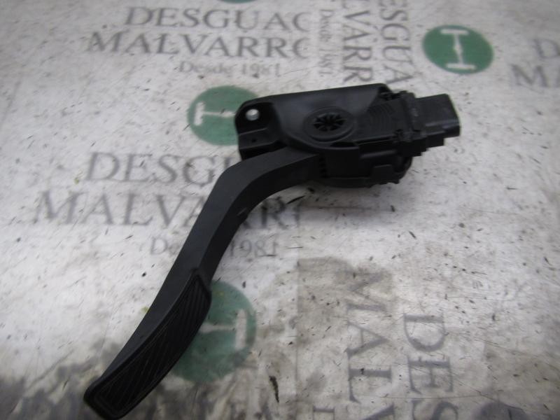 Recambio de potenciometro pedal para ford fiesta (cb1) trend referencia OEM IAM 2120072 8V219F836AA 