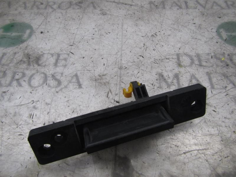 Recambio de maneta porton para kia sorento 2.5 crdi ex referencia OEM IAM 812603E000  