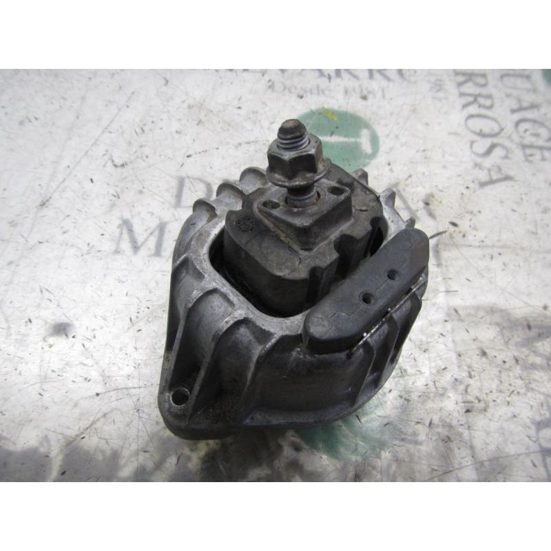 Recambio de soporte motor derecho para bmw serie 1 berlina (e81/e87) 118d referencia OEM IAM 22116768800  