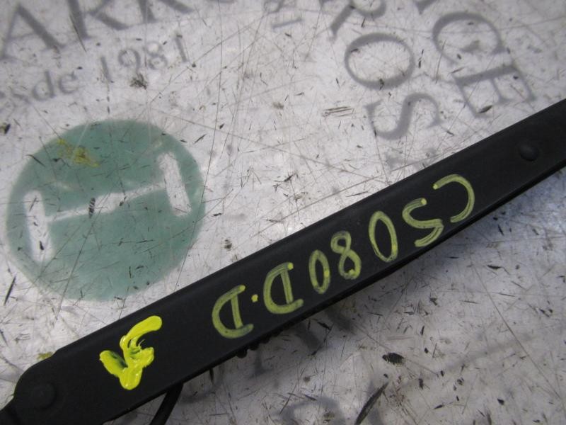 Recambio de brazo limpia delantero derecho para kia carens (un) ex i referencia OEM IAM 983201D000  