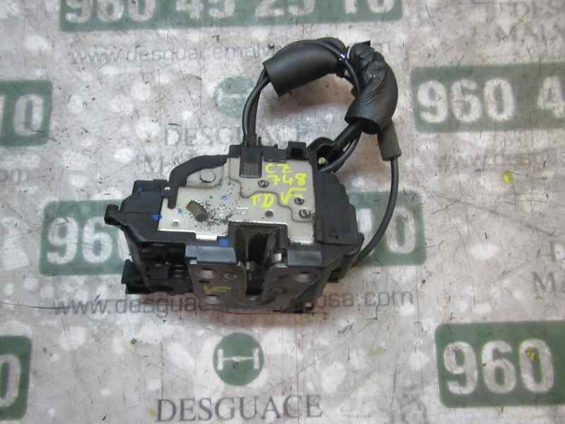 Recambio de cerradura puerta trasera derecha para renault scenic iii grand dynamique referencia OEM IAM 825020033R  