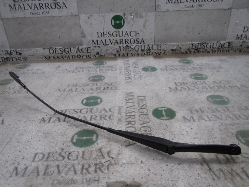 Recambio de brazo limpia delantero derecho para fiat punto (199) 1.2 cat referencia OEM IAM 51701423  
