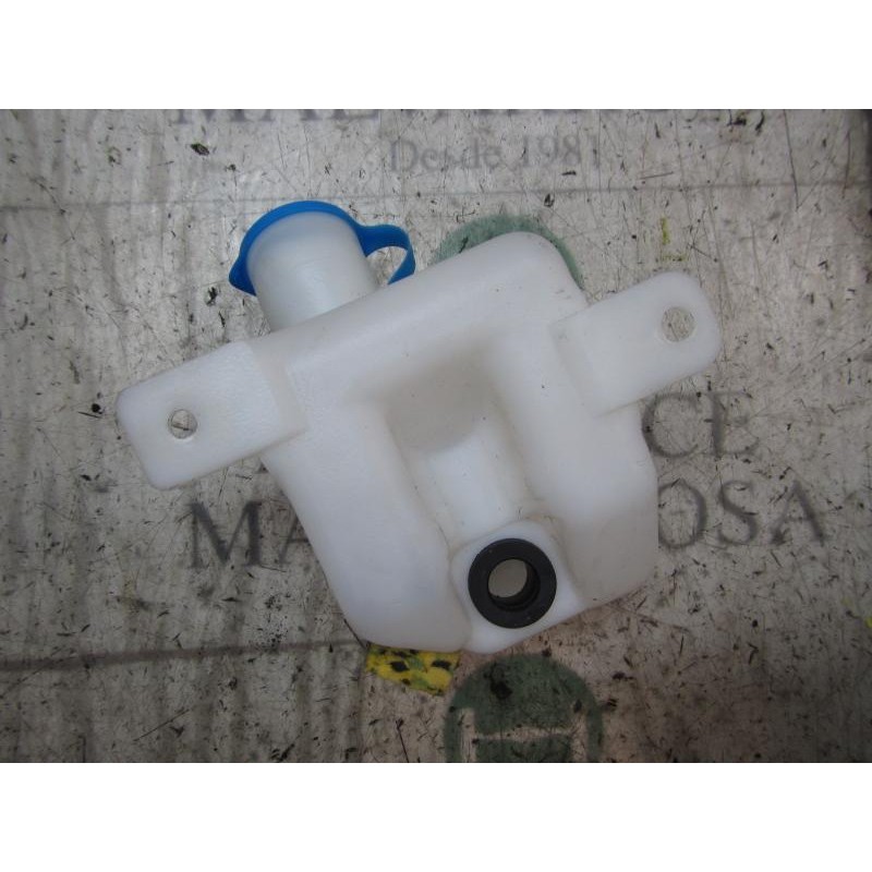 Recambio de deposito limpia para ssangyong rodius rodius aj/ad2l/ata21 referencia OEM IAM 7854021002  