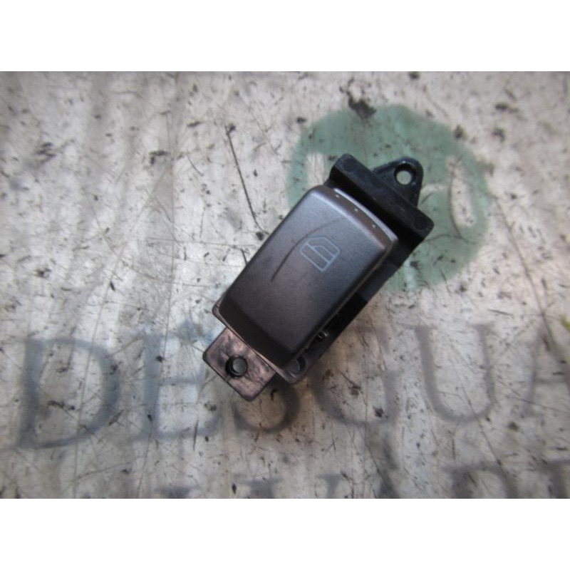 Recambio de mando elevalunas trasero izquierdo para ssangyong rodius rodius aj/ad2l/ata21 referencia OEM IAM 8584021500HEK  