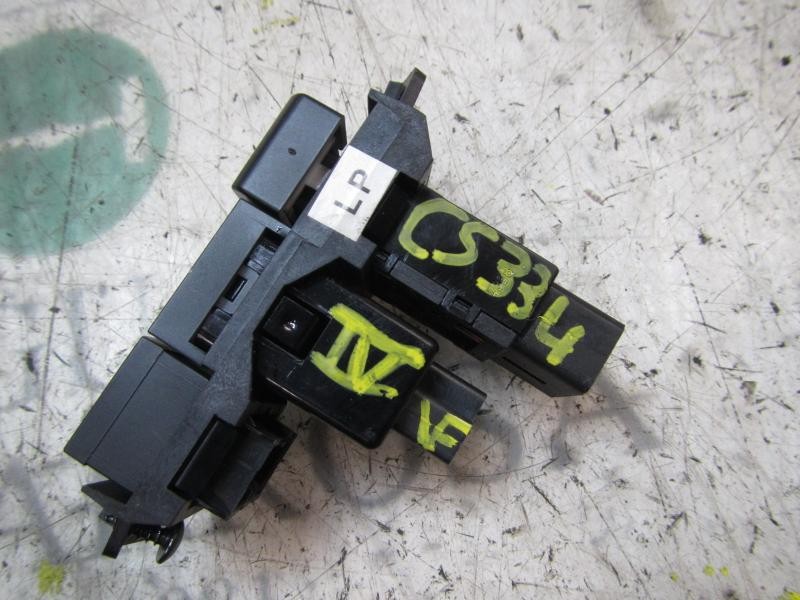 Recambio de modulo electronico para ssangyong rodius rodius aj/ad2l/ata21 referencia OEM IAM 8136021010  