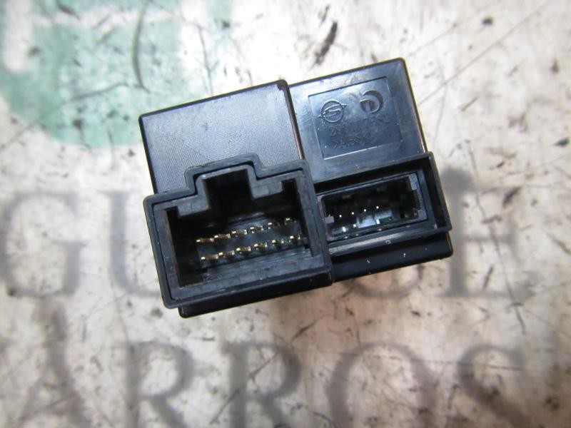 Recambio de modulo electronico para ssangyong rodius rodius aj/ad2l/ata21 referencia OEM IAM 8910021501HEK  