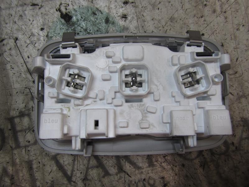 Recambio de piloto interior para citroën c4 lim. 1.6 16v referencia OEM IAM 6362AS  