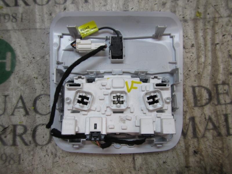 Recambio de piloto interior para peugeot 208 1.2 12v vti referencia OEM IAM 96754056PR  