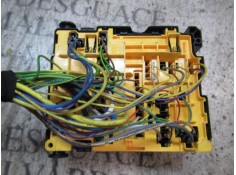 Recambio de caja reles / fusibles para peugeot 208 1.2 12v vti referencia OEM IAM  4525852 4525852 2