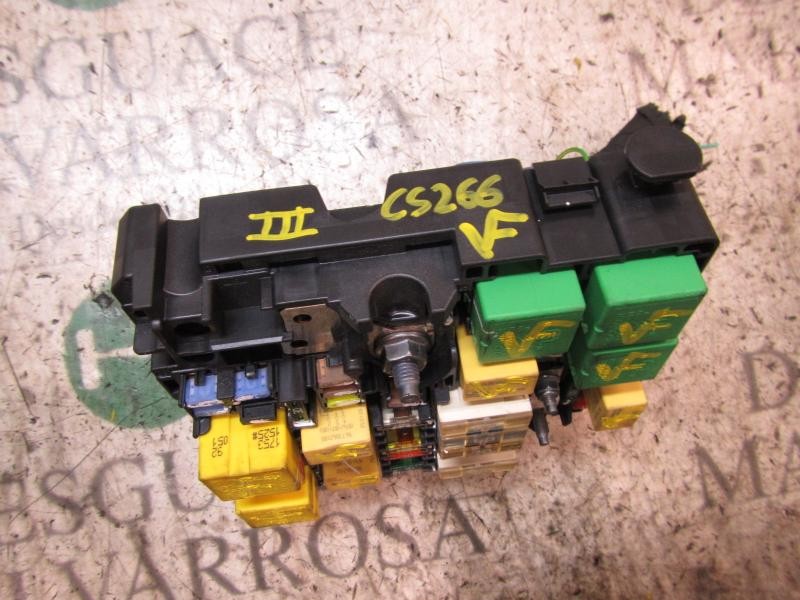 Recambio de caja reles / fusibles para peugeot 208 1.2 12v vti referencia OEM IAM  4525852 4525852