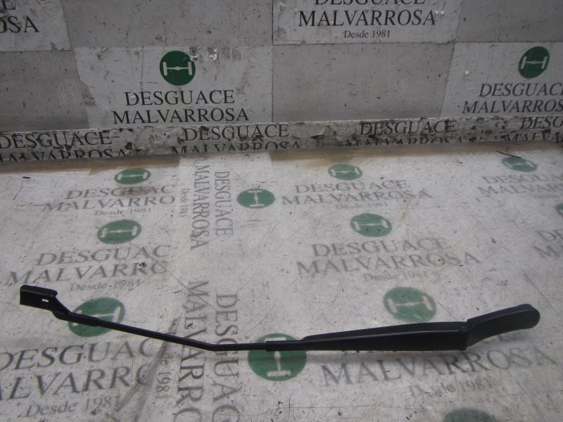 Recambio de brazo limpia delantero derecho para seat ibiza (6j5) 1.6 tdi referencia OEM IAM 6J1955410  