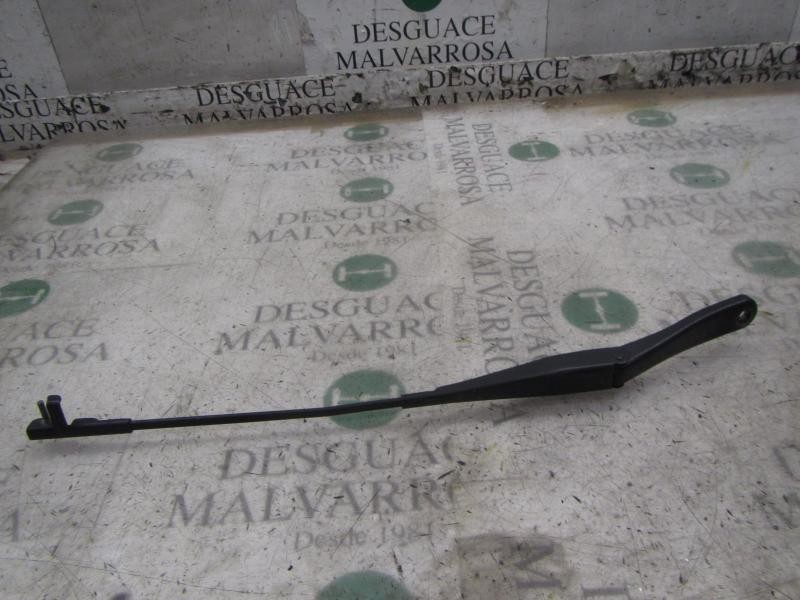 Recambio de brazo limpia delantero derecho para opel astra gtc sport referencia OEM IAM   