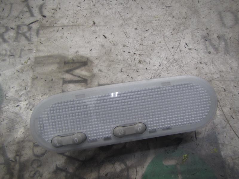 Recambio de piloto interior para renault clio iii emotion referencia OEM IAM   