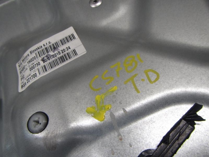 Recambio de elevalunas trasero derecho para kia cee´d emotion referencia OEM IAM 834811H010  