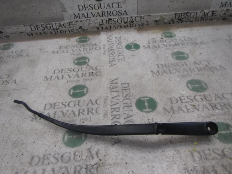 Recambio de brazo limpia delantero derecho para kia cee´d emotion referencia OEM IAM 983201H300  