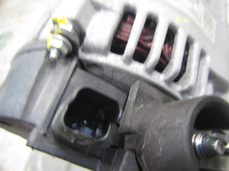 Recambio de alternador para peugeot 208 1.2 12v vti referencia OEM IAM 9806007480 9806007480 MS1012101720