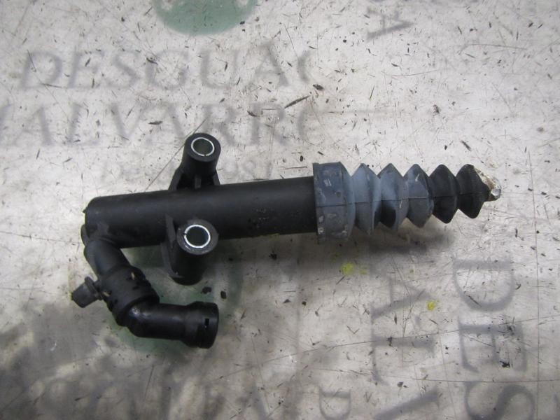 Recambio de bombin embrague para peugeot 208 1.2 12v vti referencia OEM IAM 2182E2  