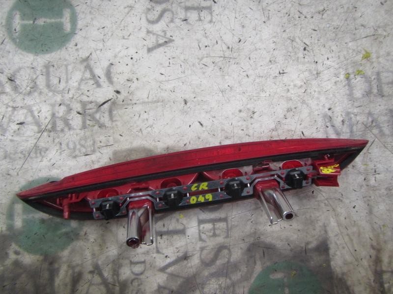 Recambio de piloto trasero central para peugeot 208 1.2 12v vti referencia OEM IAM 9674309080  