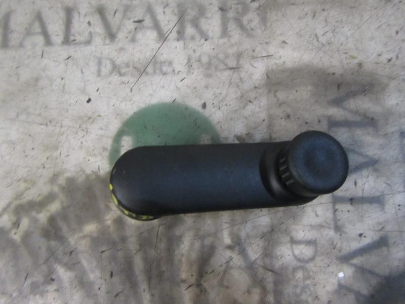 Recambio de maneta elevalunas trasera derecha para dacia logan 1.5 dci diesel cat referencia OEM IAM 8200673745  