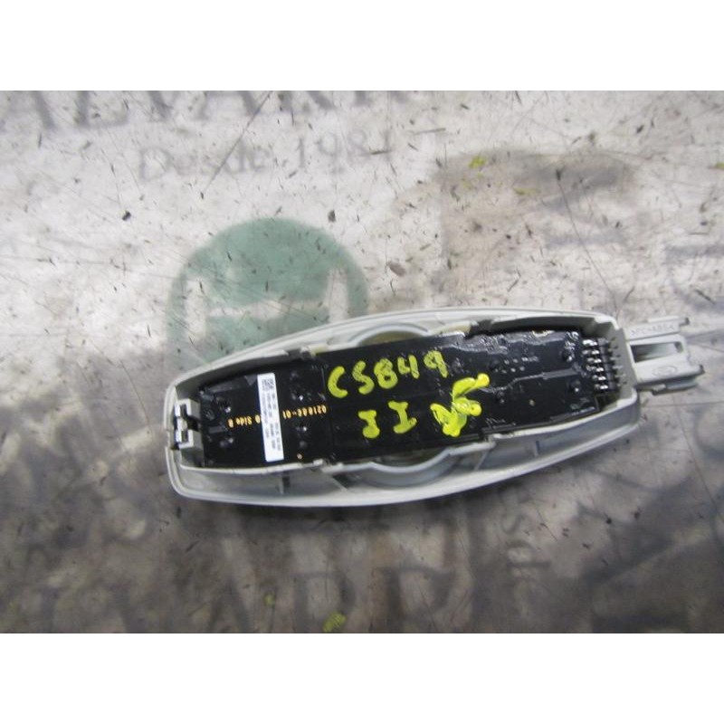 Recambio de piloto interior para ford focus lim. (cb8) 1.6 tdci cat referencia OEM IAM 2049738  