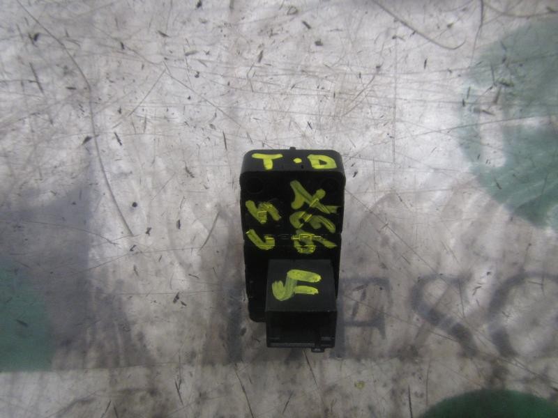 Recambio de mando elevalunas trasero derecho para peugeot 308 sport referencia OEM IAM 649030  