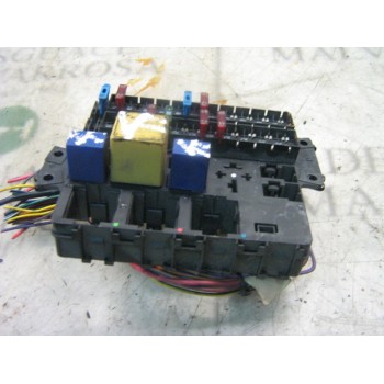 CAJA RELES / FUSIBLES 