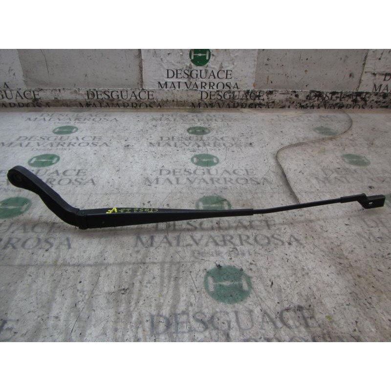 Recambio de brazo limpia delantero izquierdo para peugeot boxer caja cerrada (bat. 3450) (333) hdi (333) referencia OEM IAM   