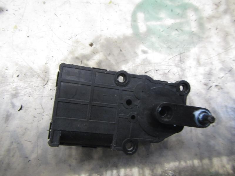 Recambio de motor apertura trampillas climatizador para ssangyong rodius xdi referencia OEM IAM   