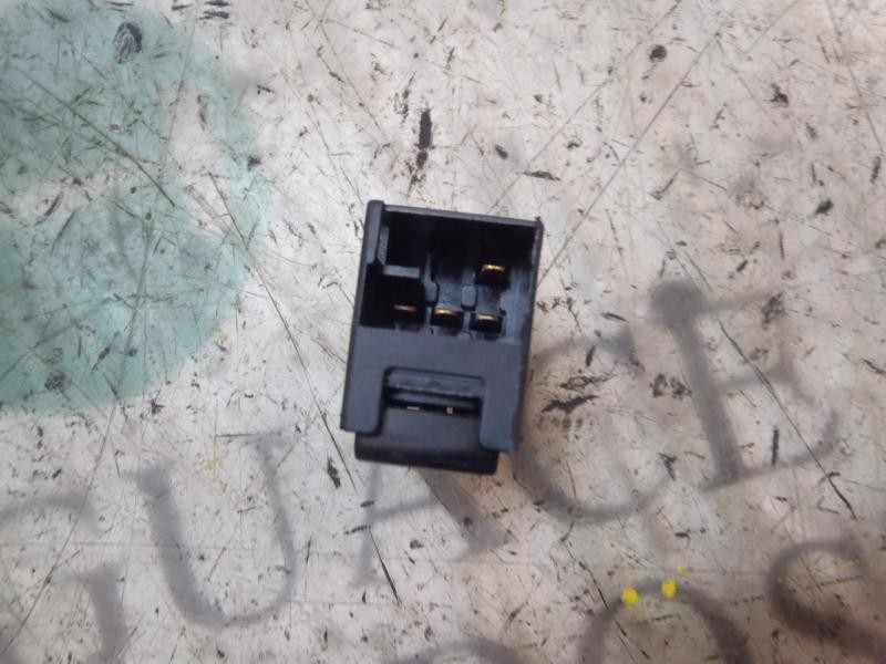 Recambio de mando elevalunas delantero derecho para volkswagen golf iv berlina (1j1) básico referencia OEM IAM   