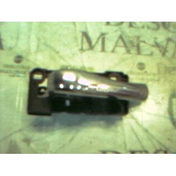 MANETA INTERIOR DELANTERA IZQUIERDA 