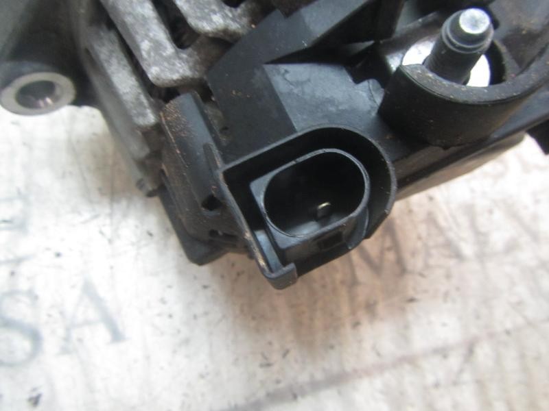 Recambio de alternador para ford fiesta (cb1) trend referencia OEM IAM 2265722 7G9N10300CC 2543426S